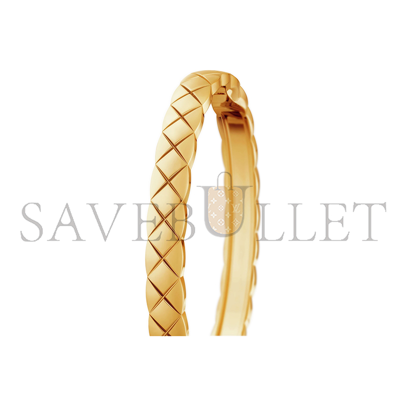 CHANEL COCO CRUSH BRACELETQUILTED MOTIF, 18K YELLOW GOLD J13221